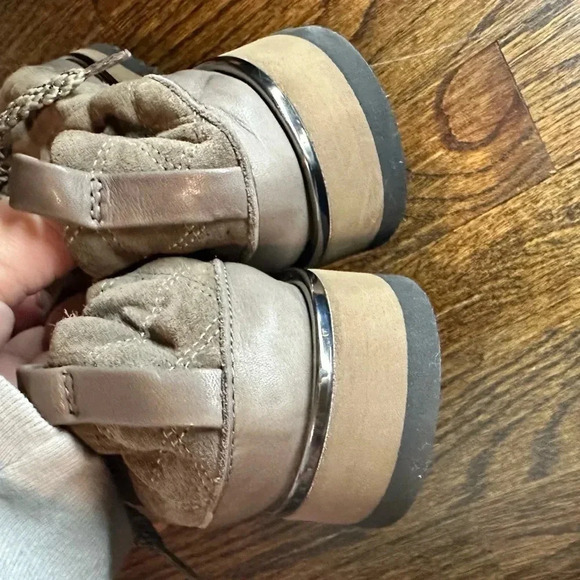 Ron White Naomi Quilted Sneaker size 6.5 - Picture 9 of 9